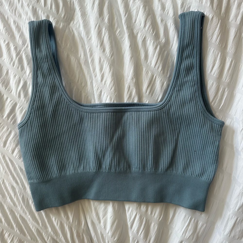 Amazon Ribbed Seamless Athletic Set - Picture 7 of 8